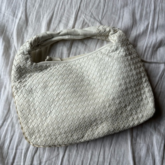 Vintage Bottega Veneta Medium White Intrecciato Hobo - Picture 3 of 16